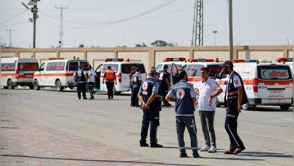 First wounded Palestinians flee Gaza for urgent medical care in Egypt