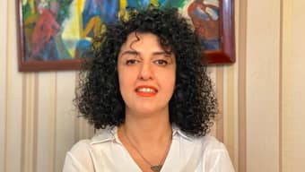 Iran: Jailed Nobel laureate Narges Mohammadi rejects trading medical care for hijab
