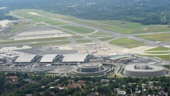 Germany's Hamburg airport closes following 'hostage situation'