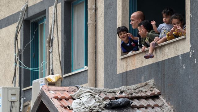 Israel gives 4.30 hours to Gazans to evacuate Old City Israel gives 4.30 hours to Gazans to evacuate Old City