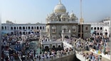3,000 Sikhs arrive in Pakistan to participate in festivities on 554th birth anniversary of faith founder Guru Nanak