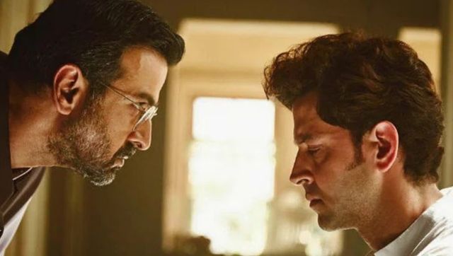 Ronit Roy reveals he used to address Hrithik Roshan as 'Sir' during 'Kaabil' Ronit Roy reveals he used to address Hrithik Roshan as 'Sir' during 'Kaabil'
