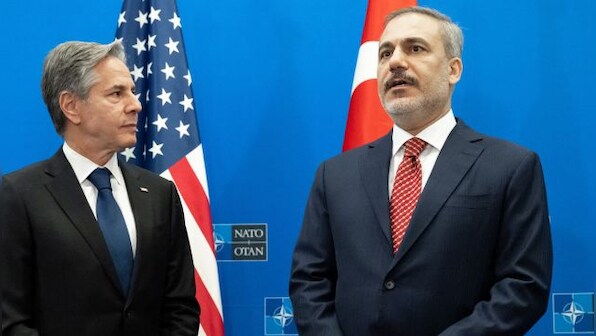 Blinken discusses peace talks with Armenia, Azerbaijan leaders