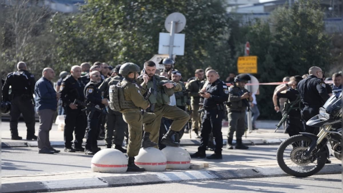 Six Israeli soldiers injured in attack at West Bank checkpoint near Jerusalem; three gunmen killed