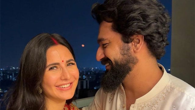 Vicky Kaushal Can't Stop Staring At Katrina Kaif As The Couple ...