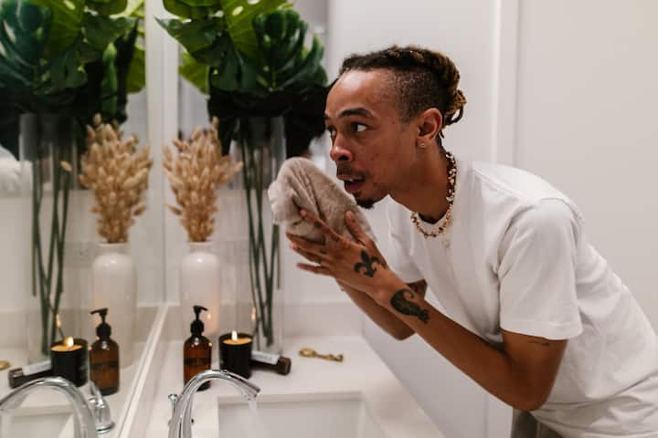 Skincare for Men: A Daily Routine for Male Skin Skincare for Men: A Daily Routine for Male Skin