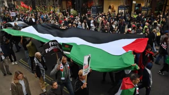 In UK, 2 women charged with terrorism offences after attending pro-Palestinian protest