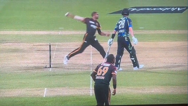 Abhimanyu Mithun bowls unbelievable no-ball in Abu Dhabi T10 league; watch video Abhimanyu Mithun bowls unbelievable no-ball in Abu Dhabi T10 league; watch video