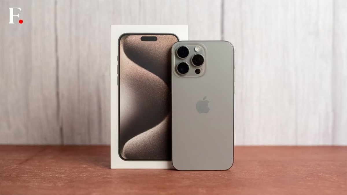 Apple is trying to equip iPhone 16 Pro, Pro Max with tetraprism lens for  telephoto camera – Firstpost