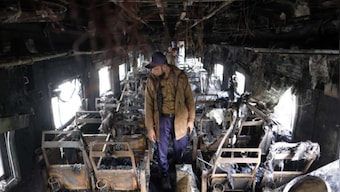 Bangladesh: 4 killed in Dhaka as protesters set train on fire