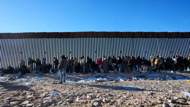Influx of migrants at US-Mexico border poses conundrum for Biden Influx of migrants at US-Mexico border poses conundrum for Biden