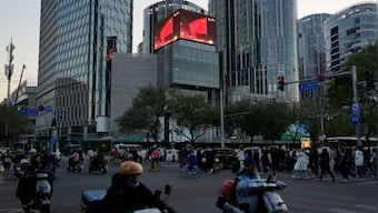 People's Bank of China offers record 800 bn Yuan to support fragile economic recovery
