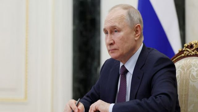 Putin signs decree to boost troop numbers by 170,000 Putin signs decree to boost troop numbers by 170,000