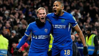 European Football: Chelsea stun Newcastle to reach League Cup semis; Griezmann ties Aragones goals record