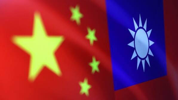 Taiwan says eight Chinese fighter jets crossed strait's median line