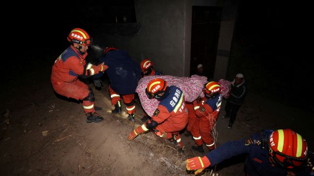Massive midnight quake leaves more than 110 dead in northwest China Massive midnight quake leaves more than 110 dead in northwest China