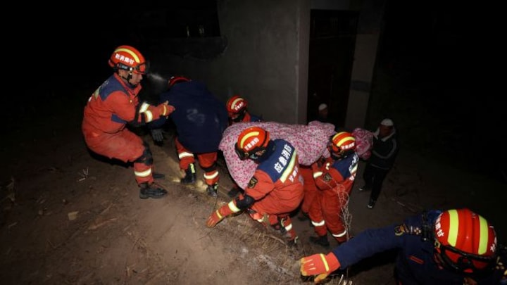Massive midnight quake leaves more than 110 dead in northwest China