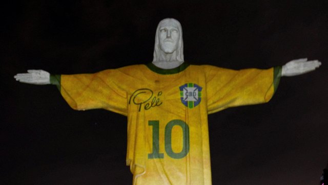 Brazil pays tributes to Pele one year after his death, Christ the redeemer wears his number Brazil pays tributes to Pele one year after his death, Christ the redeemer wears his number