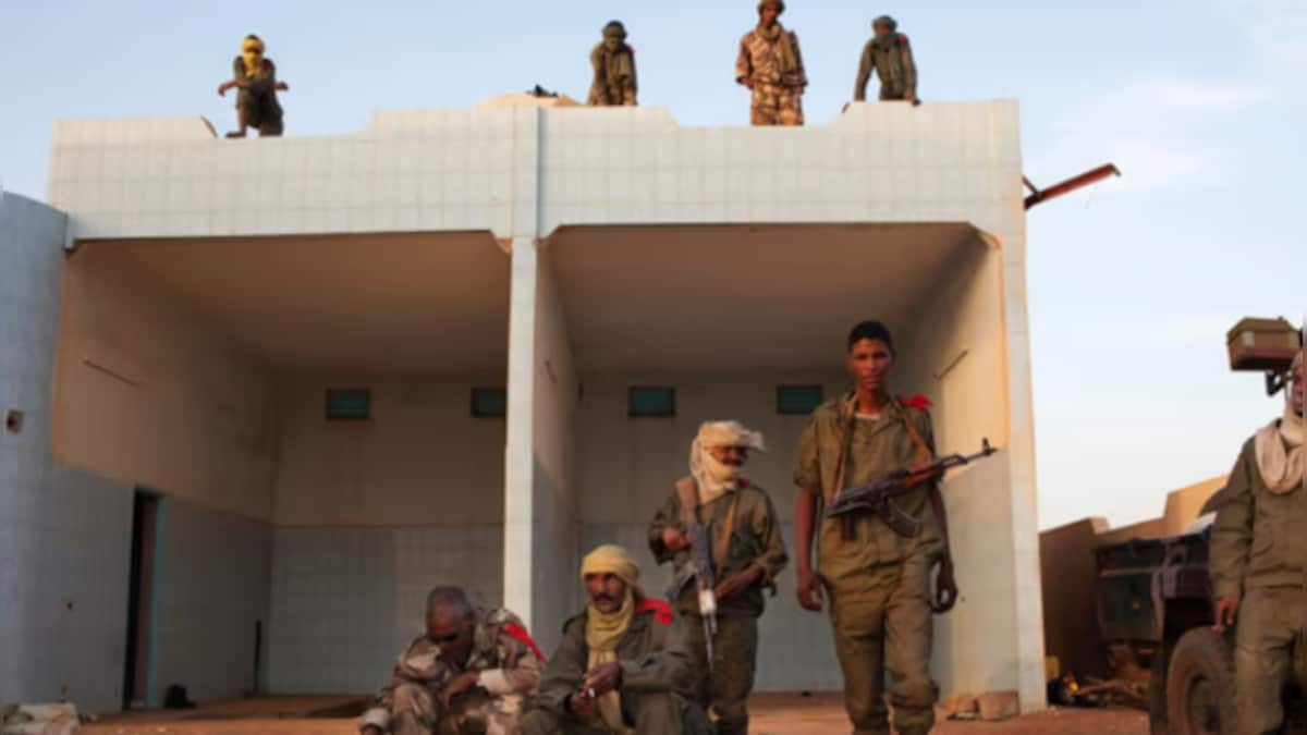 Mali: Dozens killed as rebels attack army camp, village