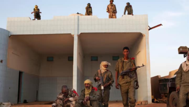 Mali: Dozens killed as rebels attack army camp, village