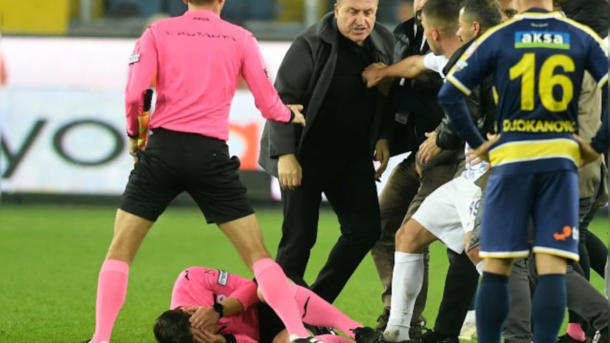 Turkey Super Lig matches to resume on 19 December after suspension caused by attack on referee