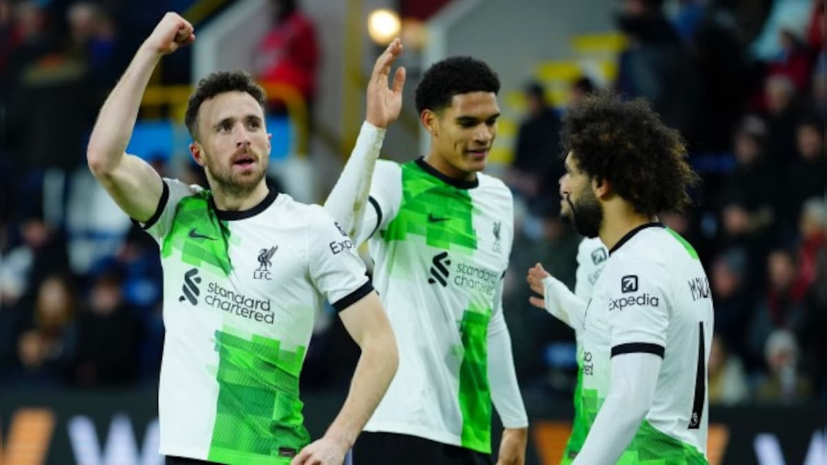 Premier League: Liverpool go top, Rasmus Hojlund caps Manchester United fightback