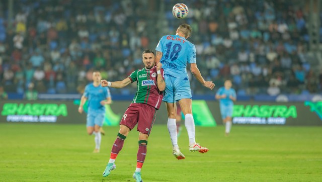 Watch: Mumbai City FC vs Mohun Bagan SG sees 7 red cards, 11 yellow cards in ill-tempered clash Watch: Mumbai City FC vs Mohun Bagan SG sees 7 red cards, 11 yellow cards in ill-tempered clash