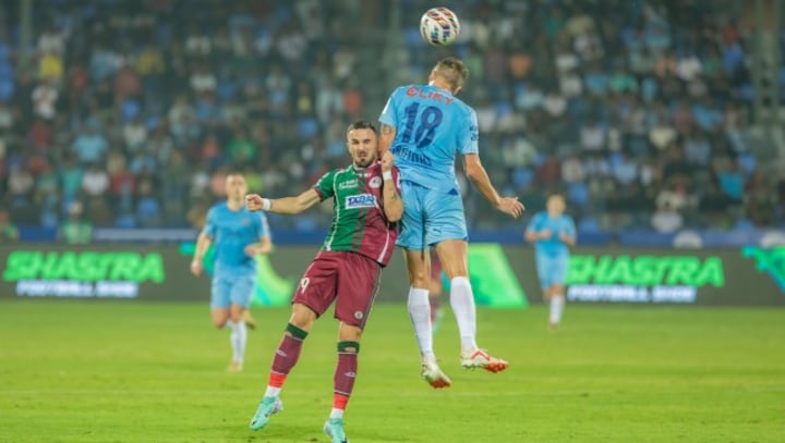 Watch: Mumbai City FC vs Mohun Bagan SG sees 7 red cards, 11 yellow cards in ill-tempered clash