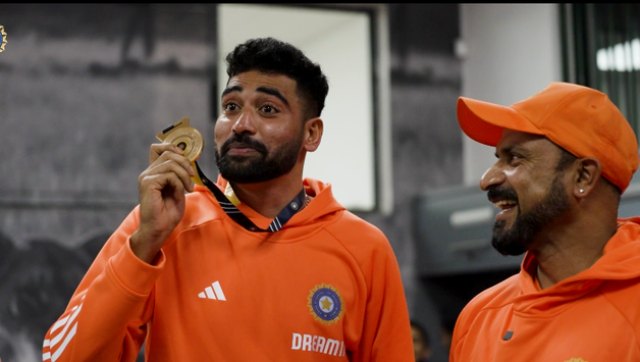Mohammed Siraj wins ‘Impact Fielder' medal for T20I series against South Africa; WATCH Mohammed Siraj wins ‘Impact Fielder' medal for T20I series against South Africa; WATCH