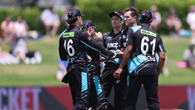 New Zealand vs Bangladesh: Mitchell Santner, Jimmy Neesham power Kiwis to 17-run win in third T20I, level series 1-1 New Zealand vs Bangladesh: Mitchell Santner, Jimmy Neesham power Kiwis to 17-run win in third T20I, level series 1-1