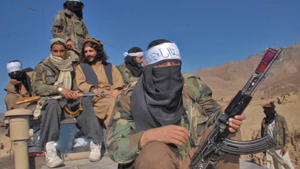 Pakistan Army accuses 'neighbouring country' of giving latest weapons ...
