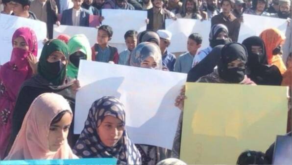 Pakistan: Security forces detain Baloch protesters despite govt denials ...