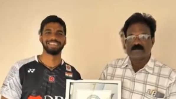 Watch: Satwiksairaj Rankireddy’s shares his father's adorable reaction to unboxing of Guinness World Record certificate