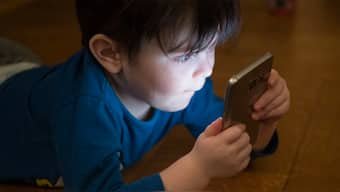 Smartphones causing major rift in parent-child relationships, 94% worried about effects on mental health