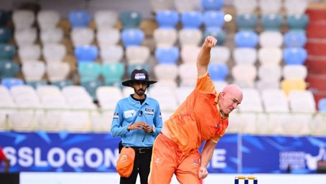Legends League Cricket: Abhishek Jhunjhunwala, Trent Johnston help Gujarat Giants beat Southern Superstars Legends League Cricket: Abhishek Jhunjhunwala, Trent Johnston help Gujarat Giants beat Southern Superstars