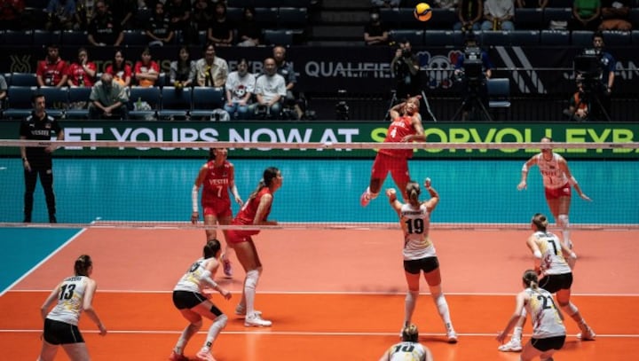 Women's volleyball team attacked in Turkey, days after football referee punched by club president