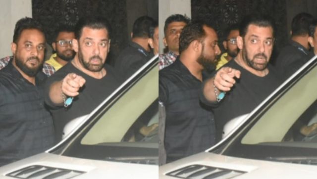 Salman Khan loses cool on paps as he exits brother Sohail Khan's birthday party; WATCH Salman Khan loses cool on paps as he exits brother Sohail Khan's birthday party; WATCH