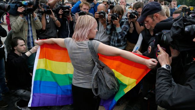 Russian police raid Moscow gay bars hours after Supreme Court labelled LGBTQ movement 'extremist' Russian police raid Moscow gay bars hours after Supreme Court labelled LGBTQ movement 'extremist'