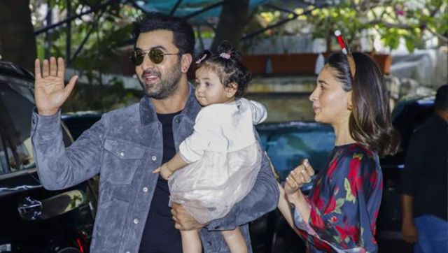 WATCH: Ranbir Kapoor and Alia Bhatt introduce daughter Raha to the media as she makes her first appearance WATCH: Ranbir Kapoor and Alia Bhatt introduce daughter Raha to the media as she makes her first appearance