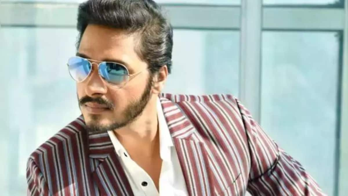 Shreyas Talpade suffers a heart attack while shooting for 'Welcome 3', undergoes angioplasty