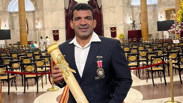 Deaflympics gold medallist Virender Singh to return Padma Shri award over WFI president's election Deaflympics gold medallist Virender Singh to return Padma Shri award over WFI president's election