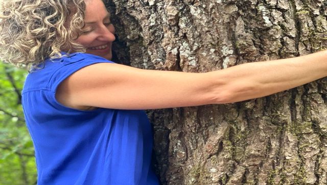 Woman falls in love with an oak tree, calls herself an ecosexual: What does this mean? Woman falls in love with an oak tree, calls herself an ecosexual: What does this mean?