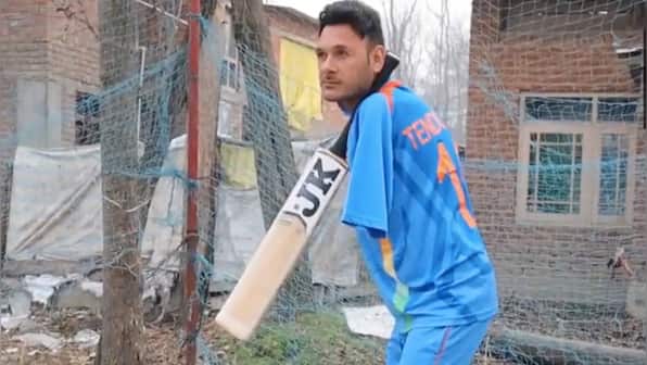 Meet J&K Para-cricketer Amir Hussain Lone, who's admired by none other than Sachin Tendulkar