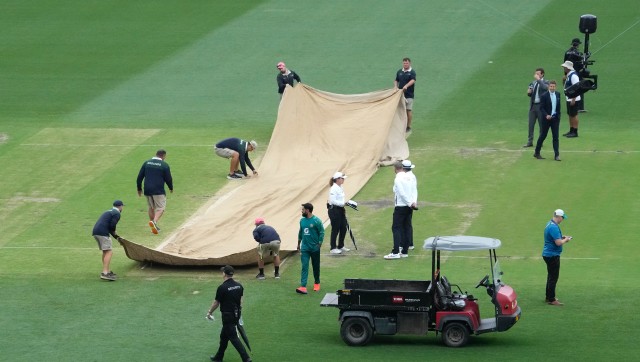 Australia vs Pakistan: David Warner out for 34 in farewell Test as rain disrupts play Australia vs Pakistan: David Warner out for 34 in farewell Test as rain disrupts play