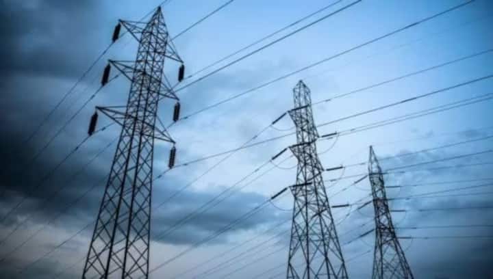 Nepal signs power deal with India, to sell 10,000 MW electricity over next 10 yrs Nepal signs power deal with India, to sell 10,000 MW electricity over next 10 yrs