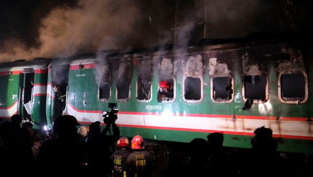 Two children among 5 killed as Benapole Express train set on fire in Bangladesh's Dhaka Two children among 5 killed as Benapole Express train set on fire in Bangladesh's Dhaka