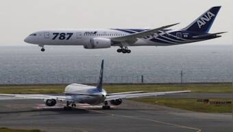 Japan ANA Boeing 737-800: Passenger plane turns back after cockpit window crack found mid-air