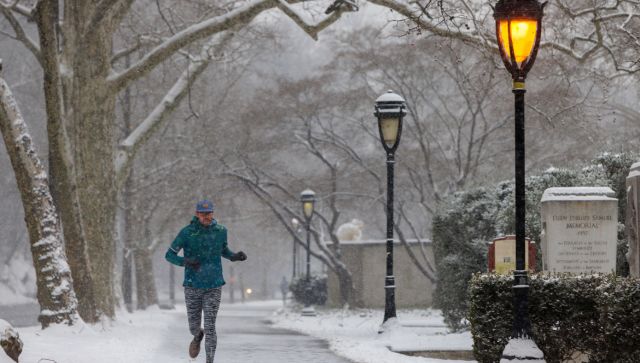 Fierce winter weather slams US, 55 dead Fierce winter weather slams US, 55 dead
