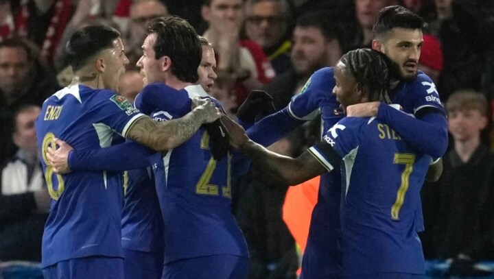 League Cup: Chelsea hit Middlesbrough for six goals to reach final