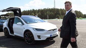 Elon Musk dealing with massive investor dissatisfaction at Tesla, wants to own 25% before building AI